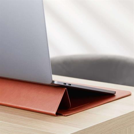 Túi chống sốc Macbook 16 inch Hypershield Stand & Go Sleeve HS595-16T Màu Nâu nhạt