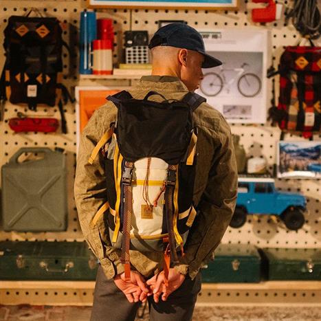 Balo chống sốc Laptop 15 inch Topo Designs Rover Trail Pack 22L 31691 Màu Đen