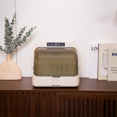 Máy sấy tiệt trùng UV LUMIAS LUD-08 đế nhựa Màu Màu be