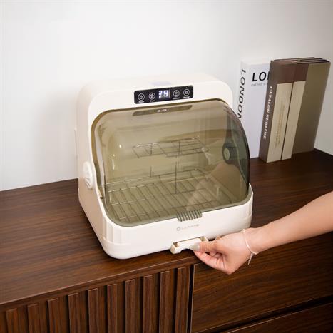 Máy sấy tiệt trùng UV LUMIAS LUD-08 đế nhựa Màu Màu be