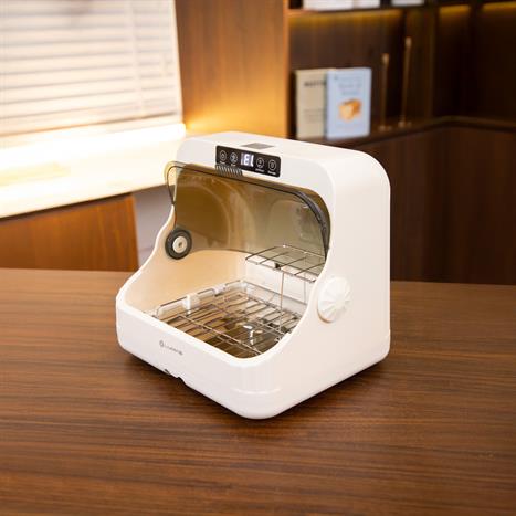 Máy sấy tiệt trùng UV LUMIAS LUD-08 đế inox Màu Màu be