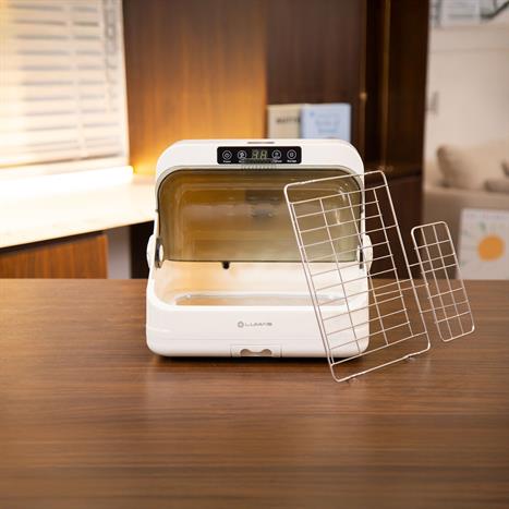 Máy sấy tiệt trùng UV LUMIAS LUD-08 đế inox Màu Màu be