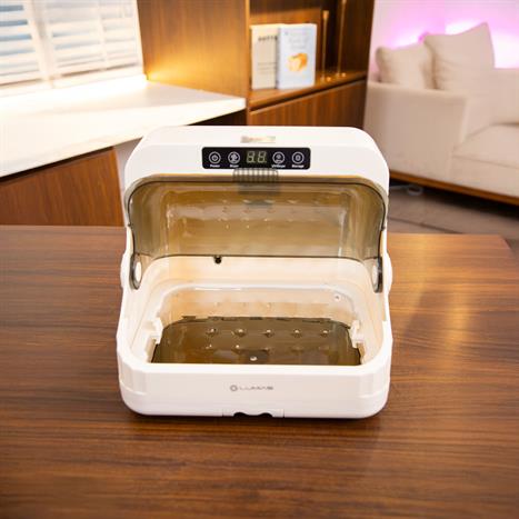 Máy sấy tiệt trùng UV LUMIAS LUD-08 đế inox Màu Màu be