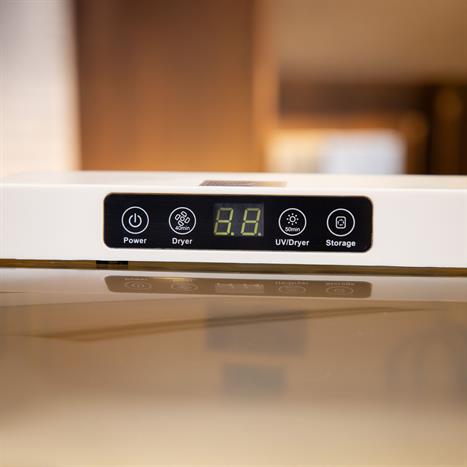 Máy sấy tiệt trùng UV LUMIAS LUD-08 đế inox Màu Màu be