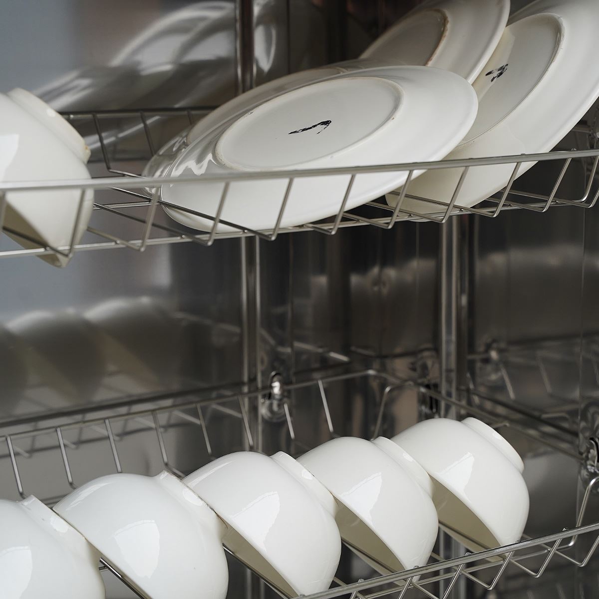 Tủ sấy chén bát tiệt trùng Fujihome DD300A Màu Trắng