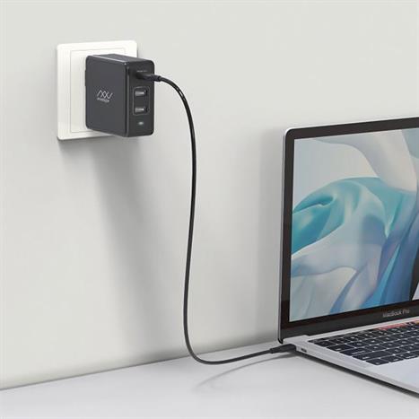 Sạc nhanh 3 cổng Type-C PD 61W Innostyle Gomax Plus IC73-3PDBLK Màu Đen