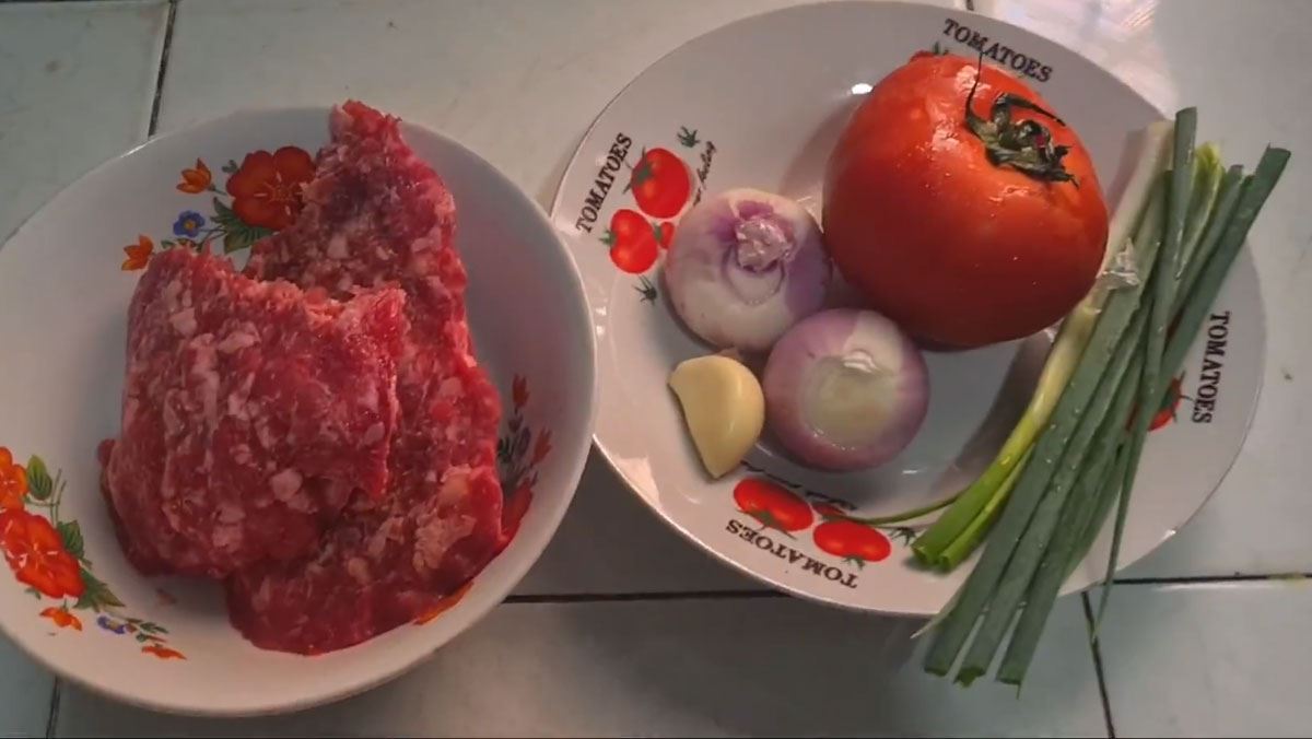 Nguyên liệu món ăn thịt bò băm sốt cà chua
