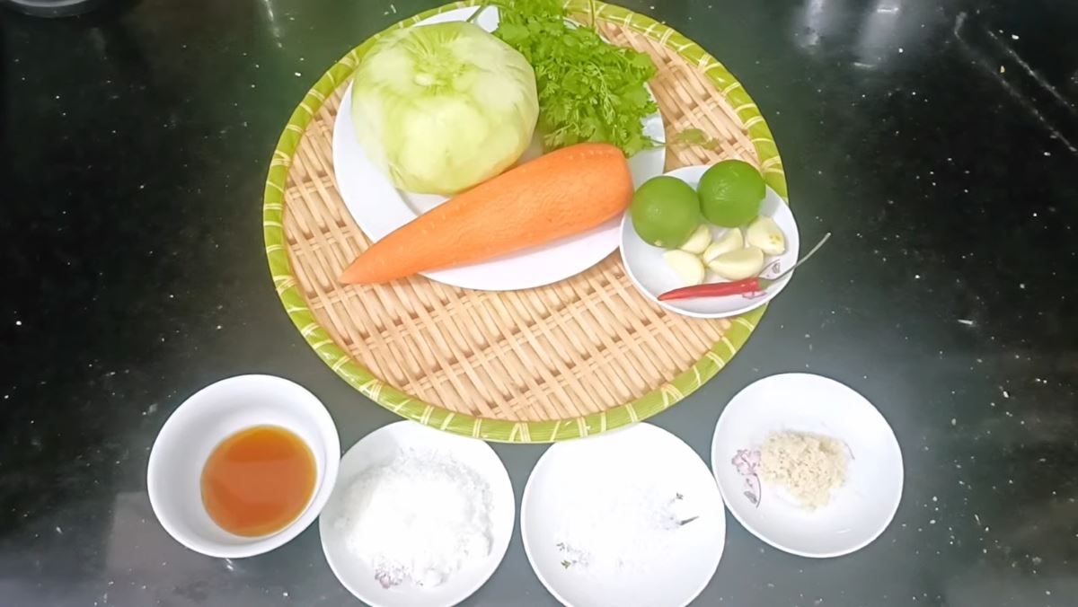 Nguyên liệu món ăn nộm su hào cà rốt thái miếng