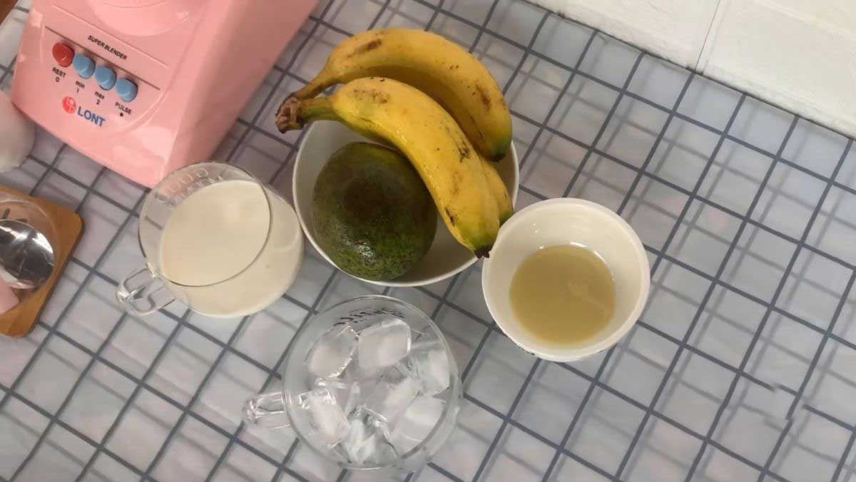 Nguyên liệu món ăn sinh tố bơ chuối