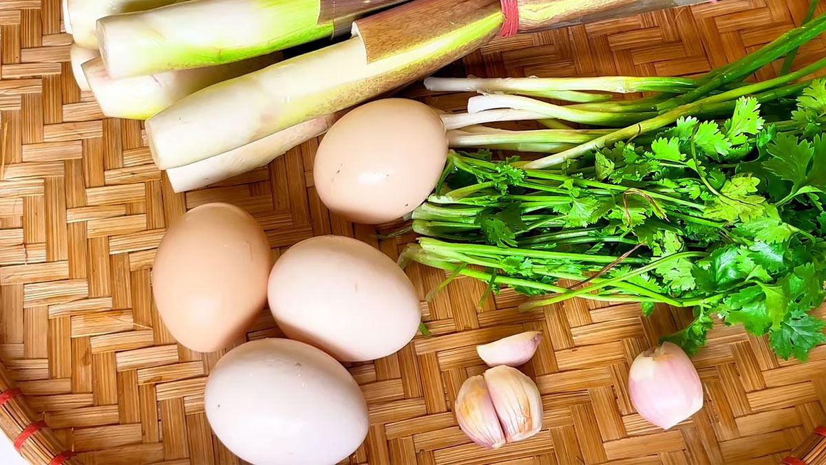 Nguyên liệu món ăn củ niễng xào trứng