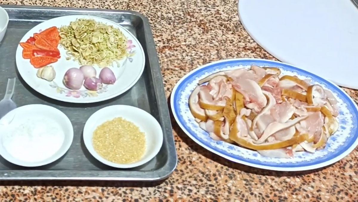 Nguyên liệu món ăn thịt thỏ xào sả ớt