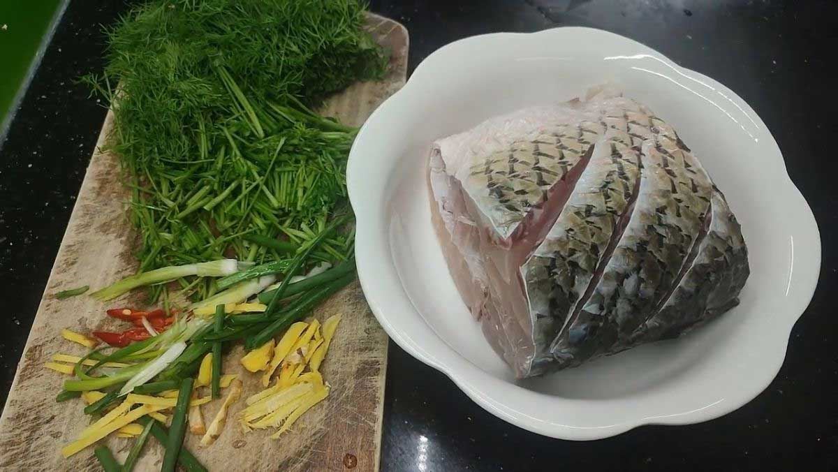 Nguyên liệu món ăn cá trắm hấp xì dầu