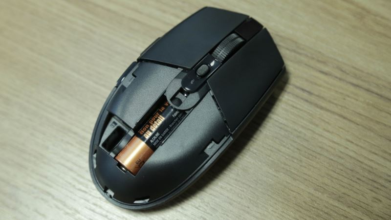 Chuột Logitech có độ bền bỉ và thời lượng pin ấn tượng