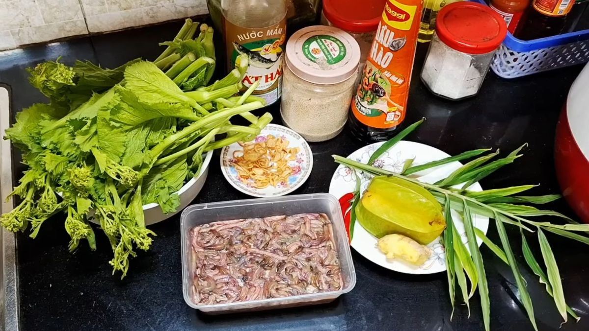 Nguyên liệu món ăn canh rươi nấu khế chua