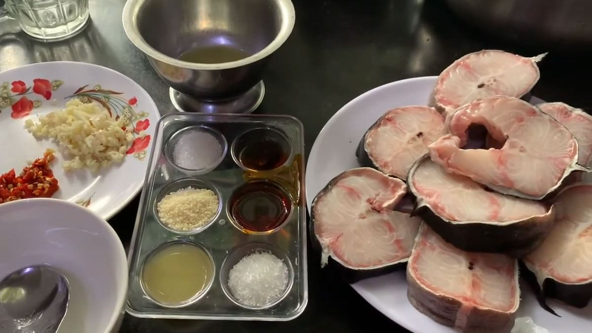 Nguyên liệu món ăn cá tầm nướng nồi chiên không dầu