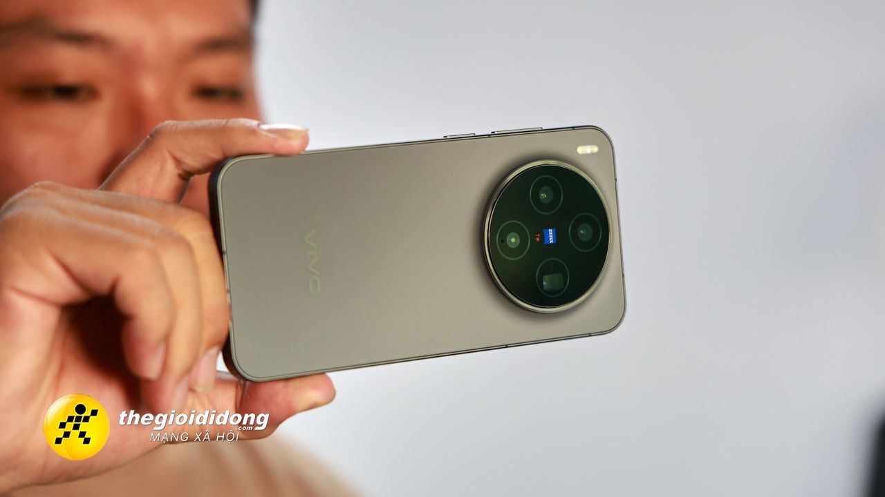 Vivo X300 33 T638990883536473896