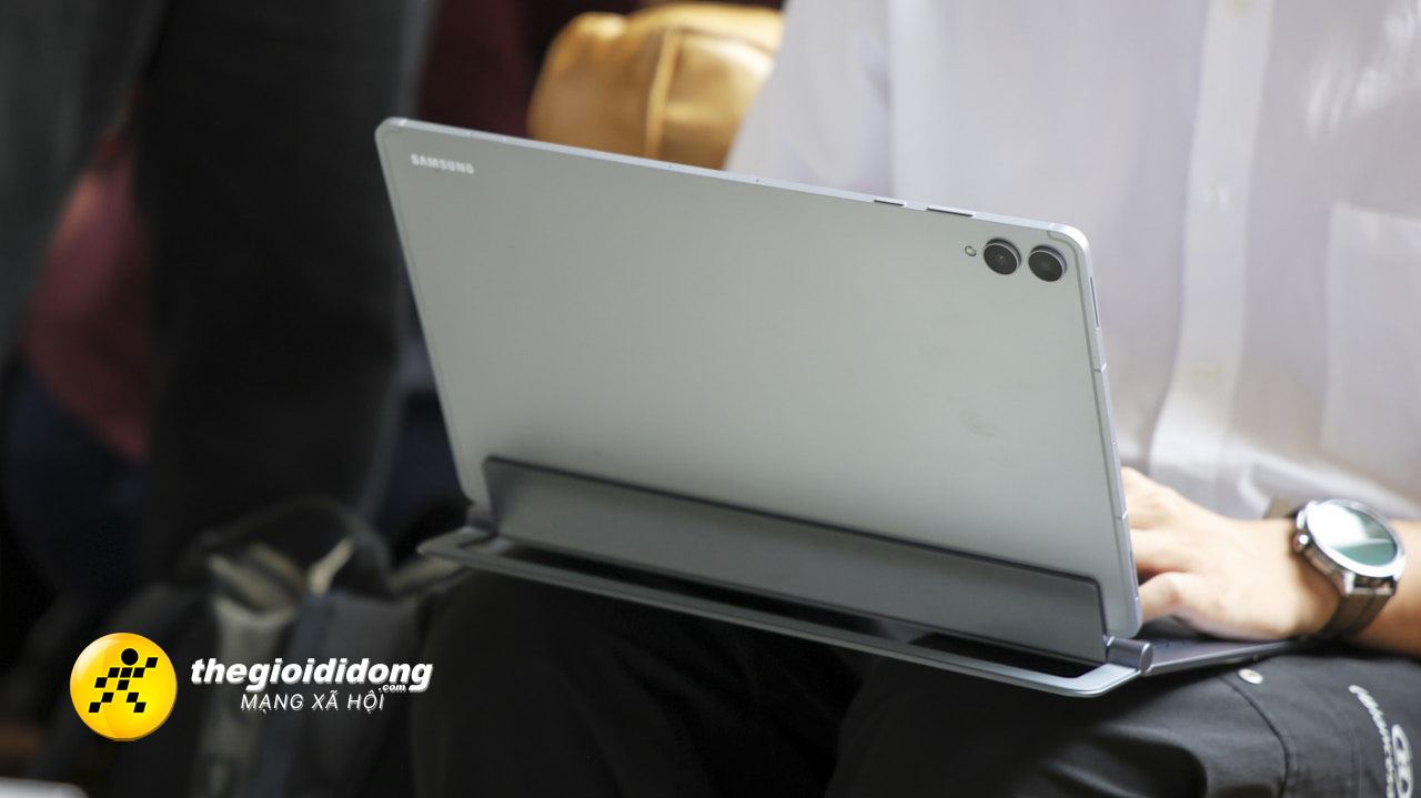 Đánh Giá Trên tay Samsung Galaxy Tab S12 Ultra: Pin 11.600 mAh, chip MediaTek Dimensity 9500 mạnh mẽ