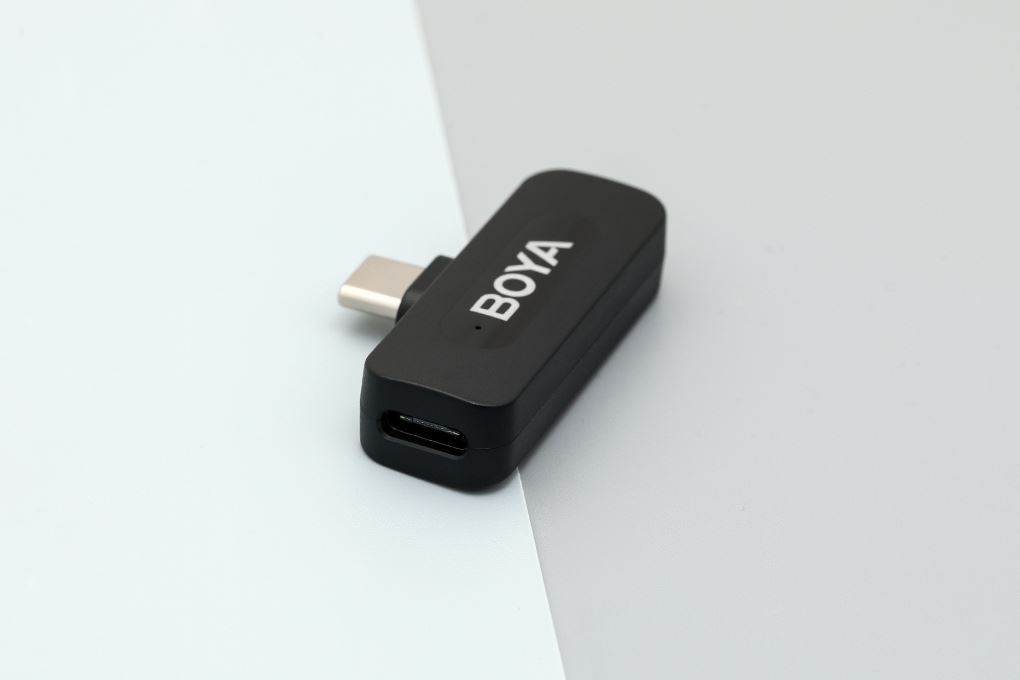Micro không dây BOYA BY-V20 V2.0 Màu Đen