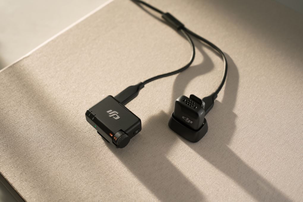 Thiết bị thu âm không dây DJI Mic Mini (2TX + 1RX + 1 Hộp sạc Mic)_DMMT01&DMMR01&DMMC01 Màu Đen