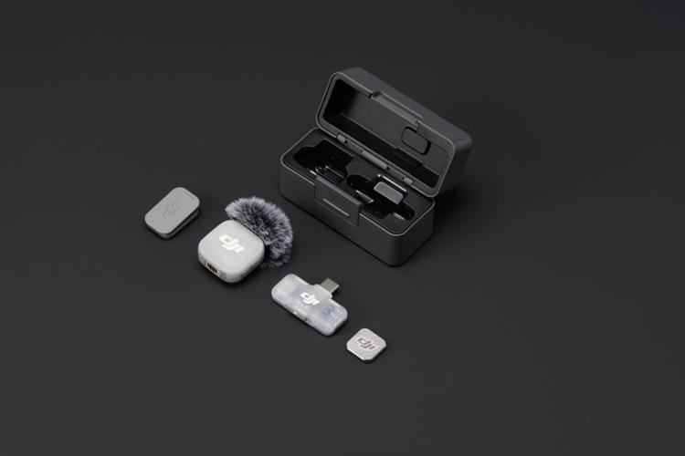 Thiết bị thu âm không dây DJI Mic Mini 2 (1 TX + 1 Mobile RX + 1 Hộp sạc Mic)_DMMT02&DMMR02&DMMCS2_1TX Màu Đen