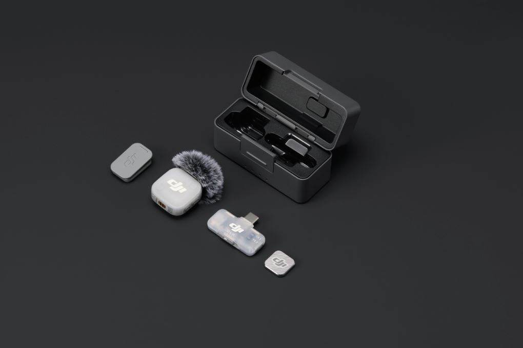 Thiết bị thu âm không dây DJI Mic Mini 2 (1 TX + 1 Mobile RX + 1 Hộp sạc Mic)_DMMT02&DMMR02&DMMCS2_1TX Màu Đen