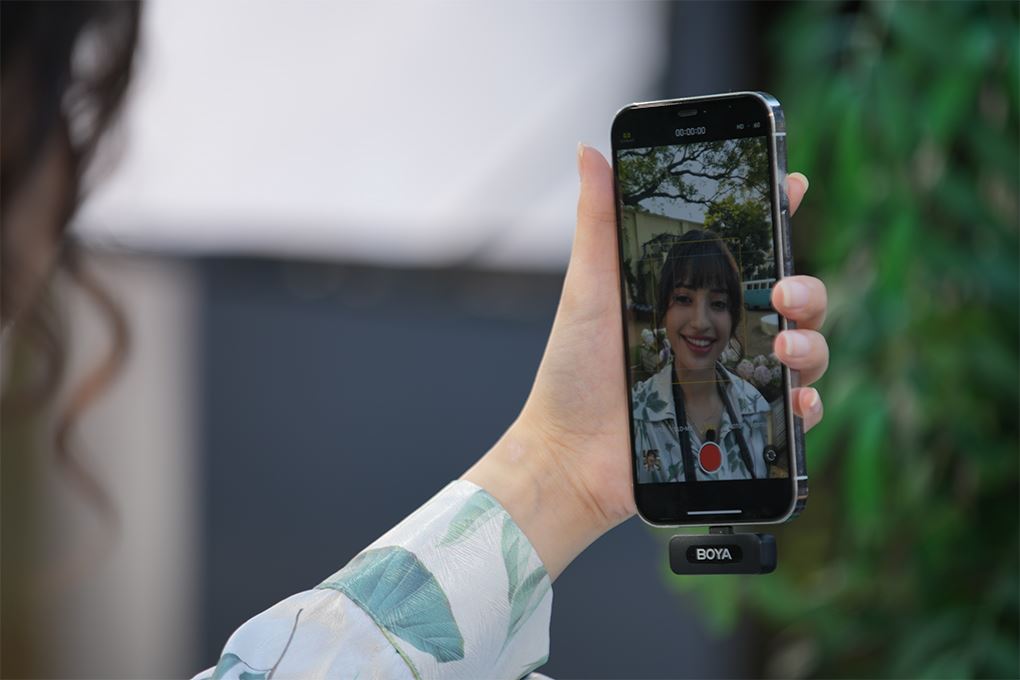 Micro không dây BOYA BY-V10 V2.0 Màu Đen