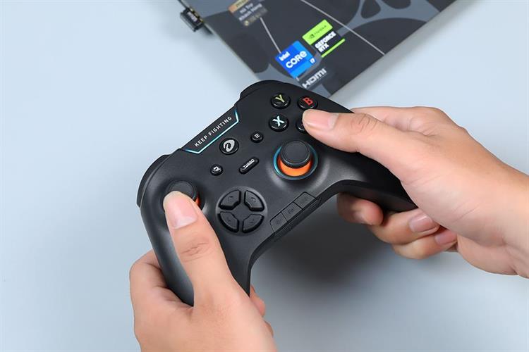 Tay cầm chơi game Dareu Đen H105 Màu Đen