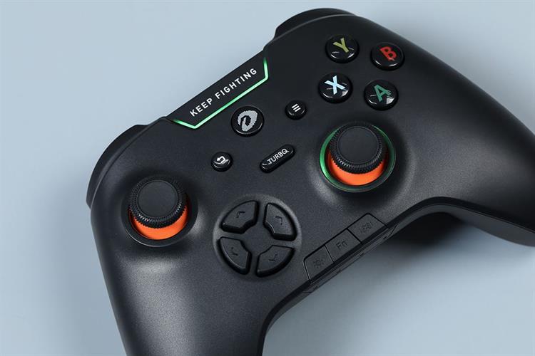 Tay cầm chơi game Dareu Đen H105 Màu Đen