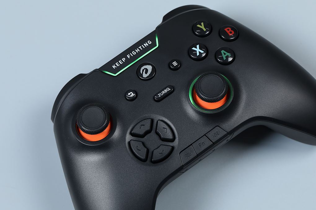 Tay cầm chơi game Dareu Đen H105 Màu Đen