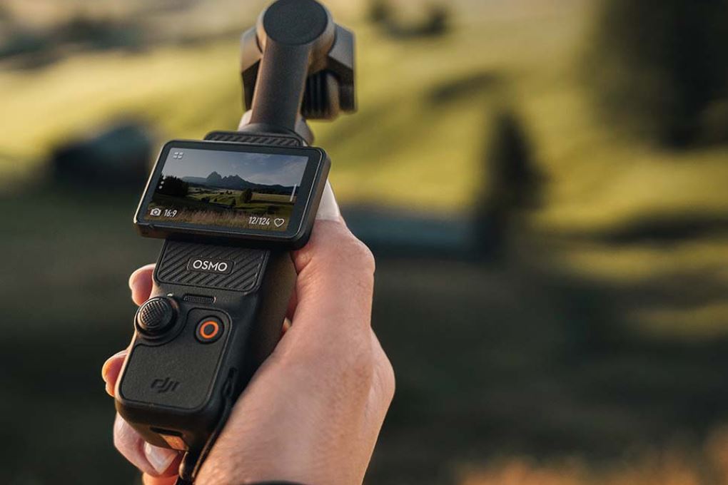 Sắm Pocket 3 gì chưa người đẹp? Chiếc camera cầm tay làm mưa làm gió TikTok mấy nay đã có hàng tại TGDĐ rồi đấy nhé Sắm Pocket 3 gì chưa người đẹp? Chiếc camera cầm tay làm mưa làm gió TikTok mấy nay đã có hàng tại TGDĐ rồi đấy nhé
