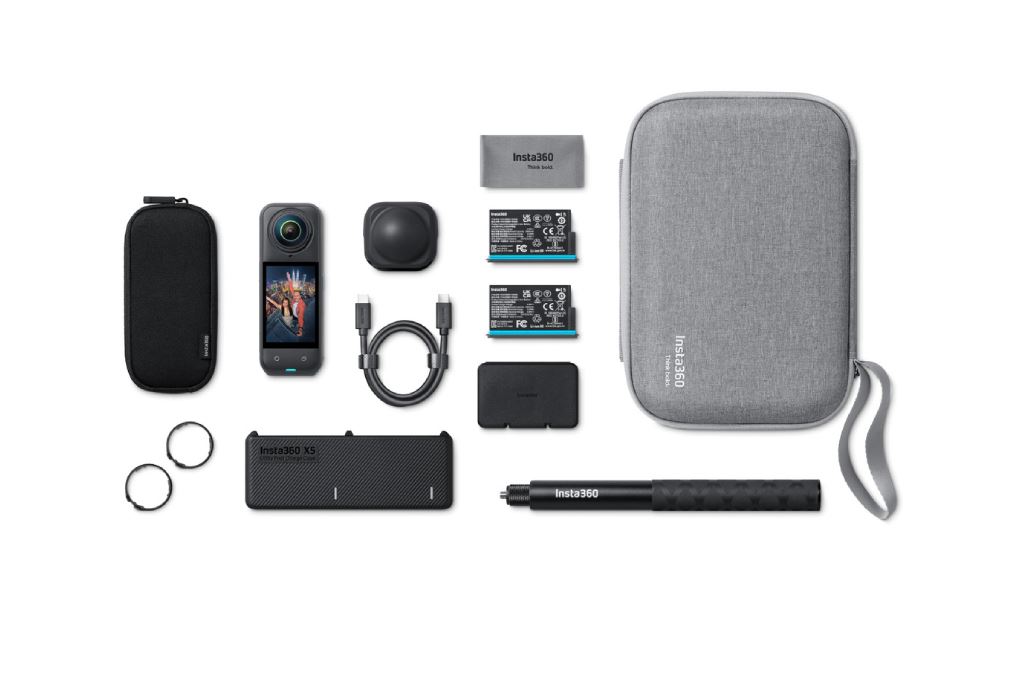 Camera hành trình Insta360 X5 Essentials Bundle Màu Đen