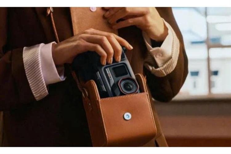 Camera hành trình Insta360 Ace Pro 2 Flash Print Bundle Màu Đen