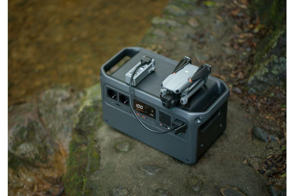 Trạm sạc di động DJI 1024Wh POWER 1000 V2 DYM1000V2H Màu Đen