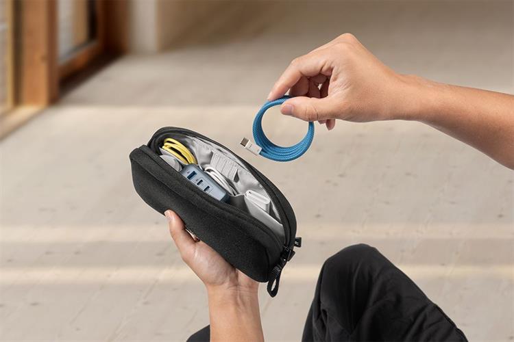 Túi phụ kiện Tomtoc Electronic Accessory Pouch 1L T12S1 Màu Đen