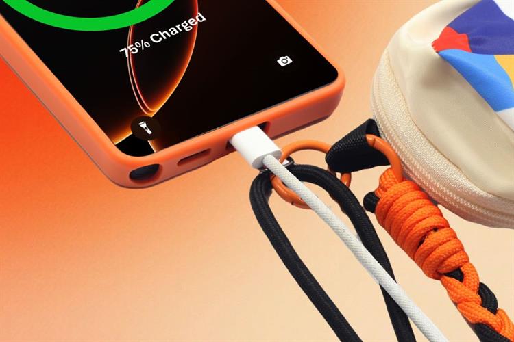 Dây Điện Thoại Đeo Chéo Kèm Charm Balo AVA+ Cam OCLLY-06 Màu Cam