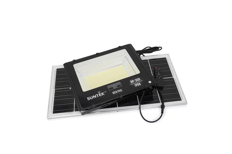 Đèn pha năng lượng mặt trời nhôm SUNTEK RP-300 19.52W Màu Đen