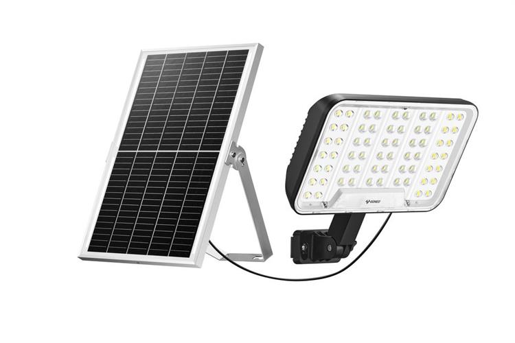 Đèn pha năng lượng mặt trời Goneo GN-C350B-AS 15W Màu Đen