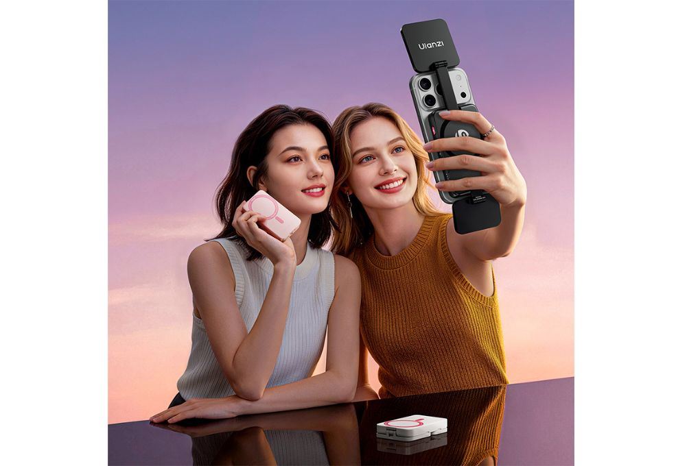 Đèn Livestream Magnetic Gắn Điện Thoại 3W 750mAh Ulanzi GL01 Màu Đen