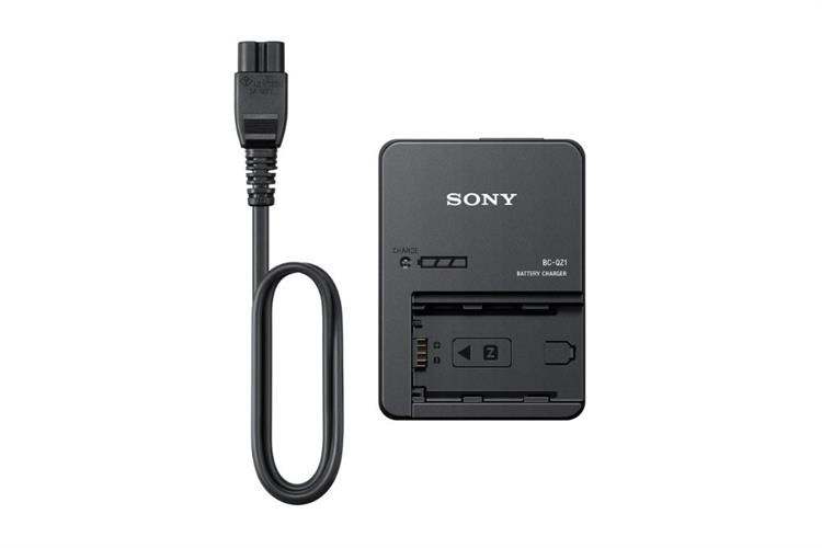 Bộ sạc pin Sony BC-QZ1/C E33 Màu Đen
