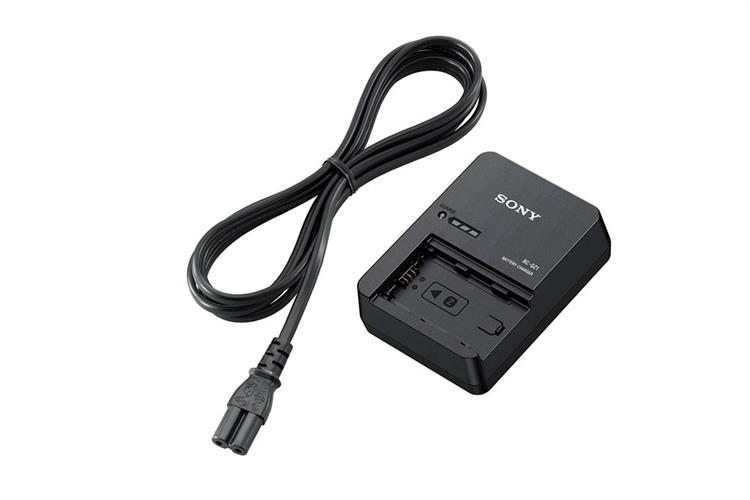 Bộ sạc pin Sony BC-QZ1/C E33 Màu Đen