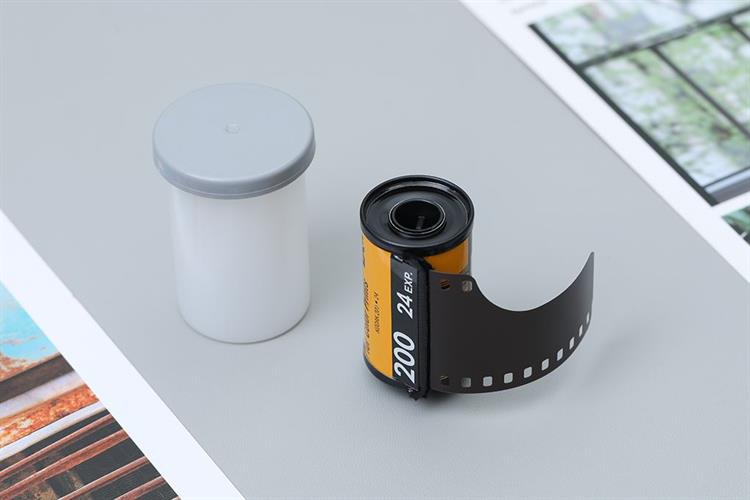 Phim máy ảnh Kodak Plus Film 200 135 (36 x 1 hộp) Màu Vàng