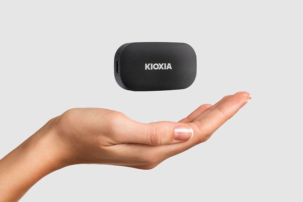 Ổ cứng SSD 2TB Kioxia Exceria Plus G2 Portable LXD20K002TG8 Màu Đen
