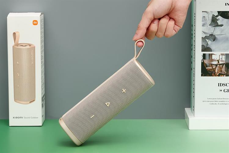 Loa Bluetooth Xiaomi Sound Outdoor Màu Vàng