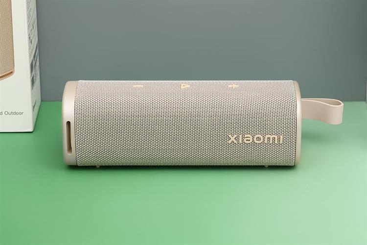 Loa Bluetooth Xiaomi Sound Outdoor Màu Vàng