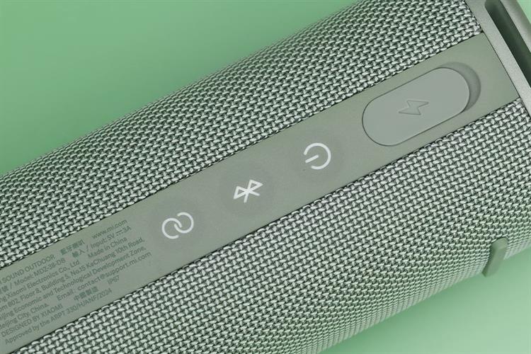 Loa Bluetooth Xiaomi Sound Outdoor Màu Xanh lá