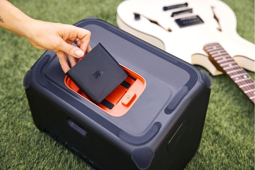 Loa Bluetooth JBL BANDBOX TRIO Màu Đen