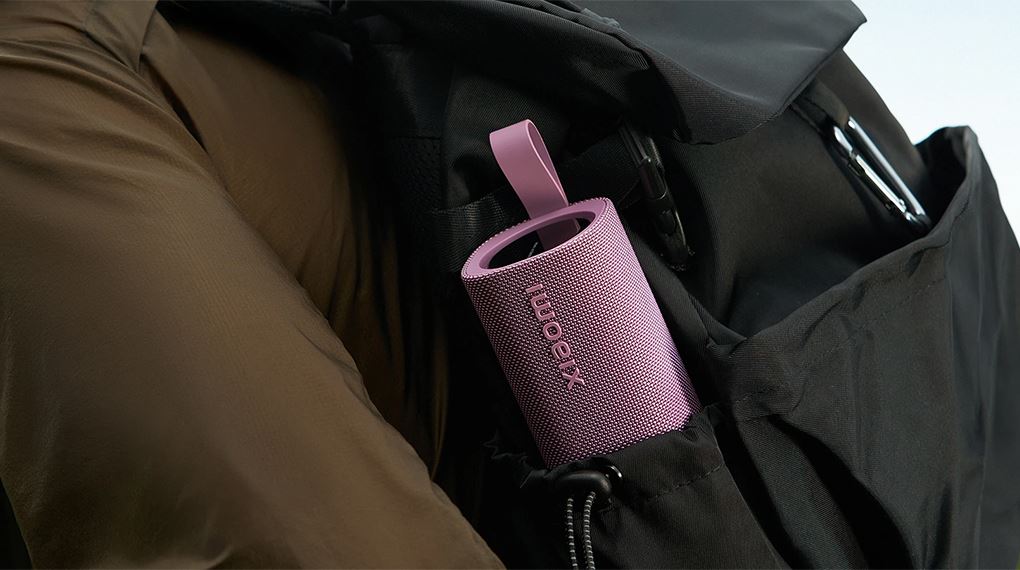 Loa Bluetooth Xiaomi Sound Play thiết kế nhỏ gọn kèm dây đeo tiện mang theo Loa Bluetooth Xiaomi Sound Play thiết kế nhỏ gọn kèm dây đeo tiện mang theo