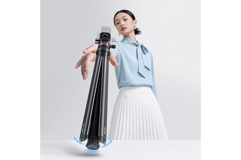 Chân Tripod Kiêm Gậy Selfie Tự Bung Chân Nhanh 2.13m Ulanzi MT-80 Màu Đen