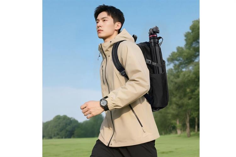Chân Tripod Kiêm Gậy Selfie Tự Bung Chân Nhanh 2.13m Ulanzi MT-80 Màu Đen