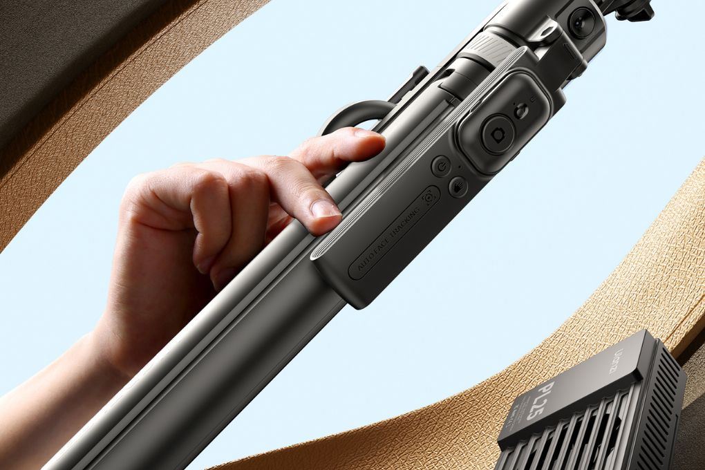 Chân Tripod Kiêm Gậy Selfie Magnetic AI Auto Tracking 360 1.61m Ulanzi TT23M Kèm Remote Bluetooth Màu Đen